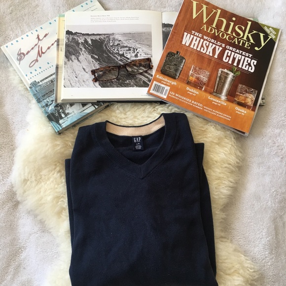 Gap Sweater - Picture 2 of 5